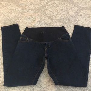 Old Navy maternity skinny jeans